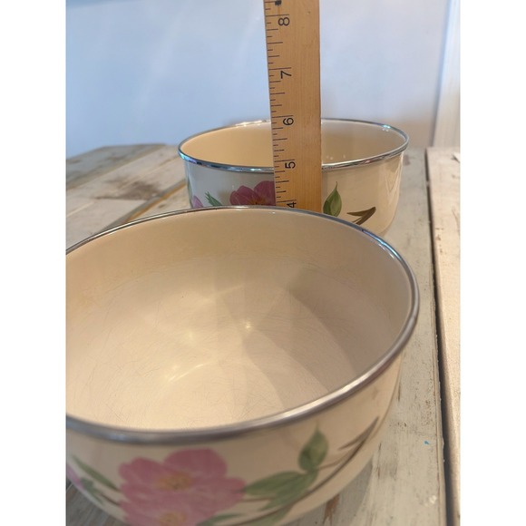 Vintage Enamelware Nesting Mixing Bowls Pink Desert Roses Set of 3 Cream Metal - Picture 9 of 13